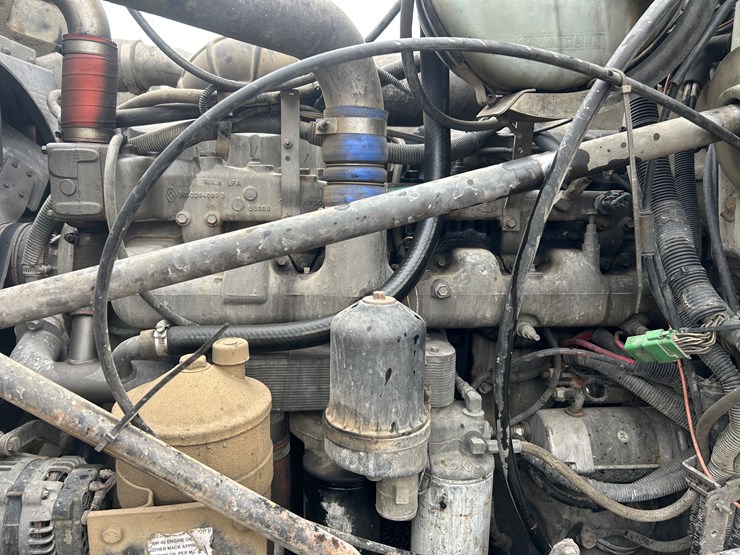 2001-mack-rd688s-image-29