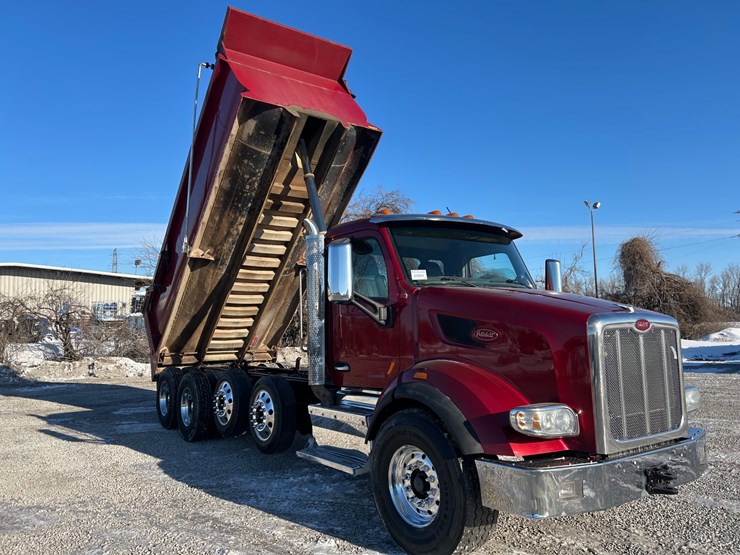 2015-peterbilt-567-image-63