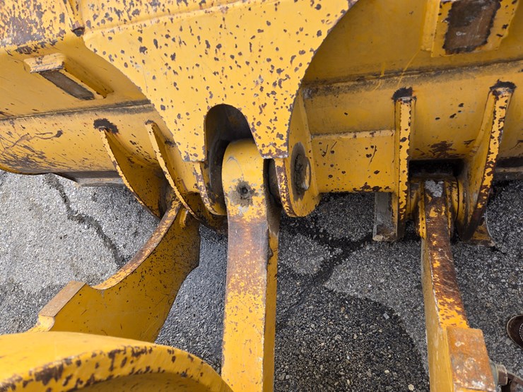 2004-deere-655c-image-93