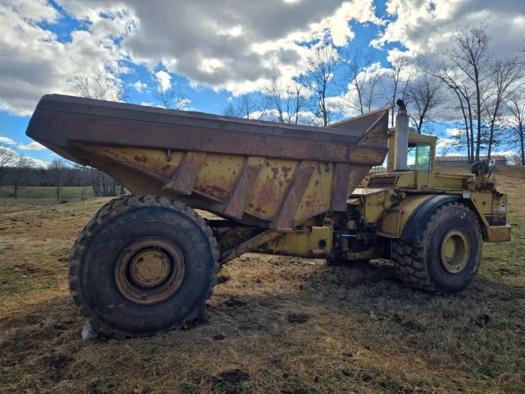 caterpillar-d25c-image-23