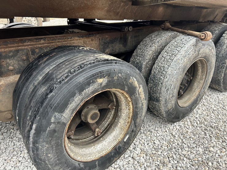 1988-peterbilt-357-image-37