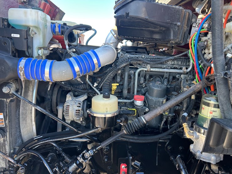 2015-peterbilt-567-image-113