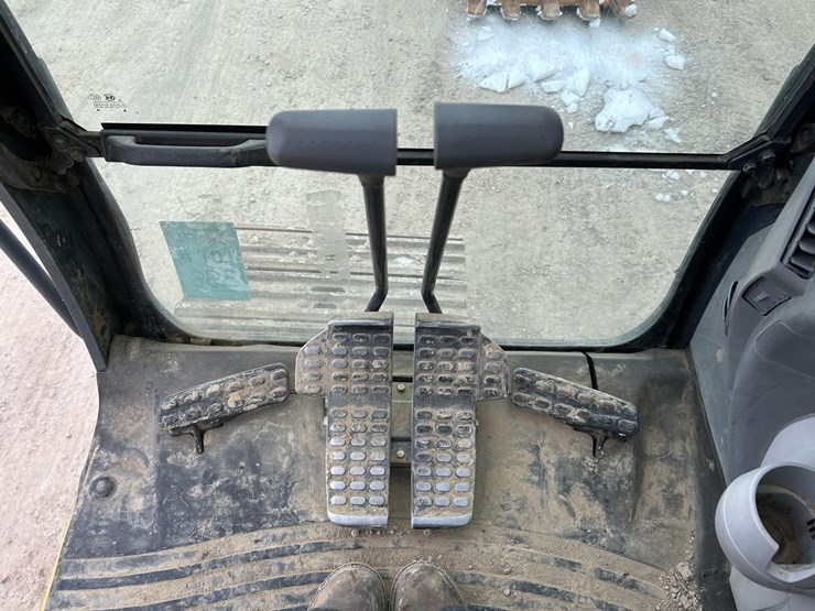 2019-deere-210g-lc-image-26