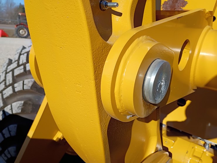 2023-caterpillar-910-image-56