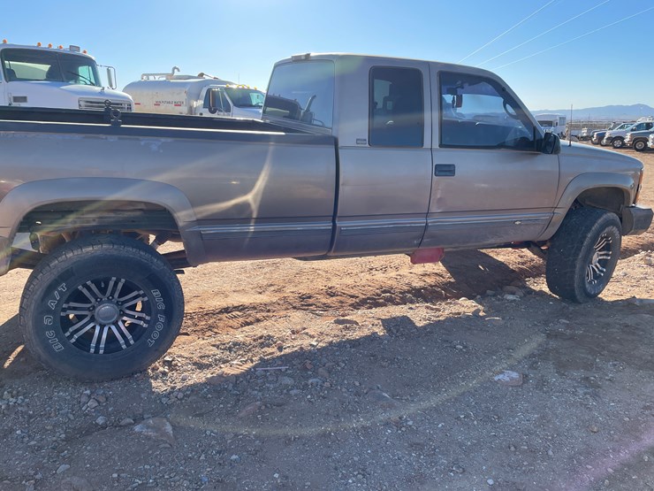 1997-chevrolet-k2500-image-4