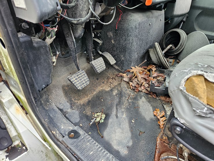 2004-international-durastar-4300-image-16