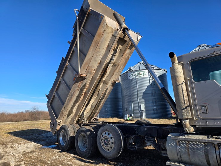 1999-kenworth-t800-image-45