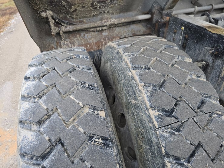 2020-peterbilt-567-image-99