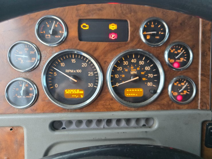 2007-peterbilt-379-image-71