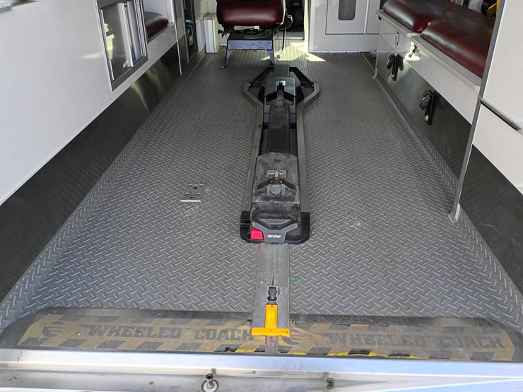 2009-ford-e450-image-62