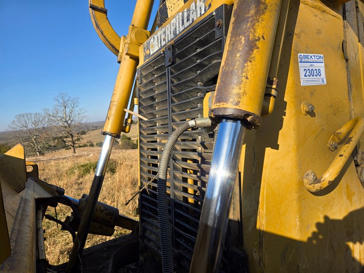 2002-caterpillar-d6r-image-95