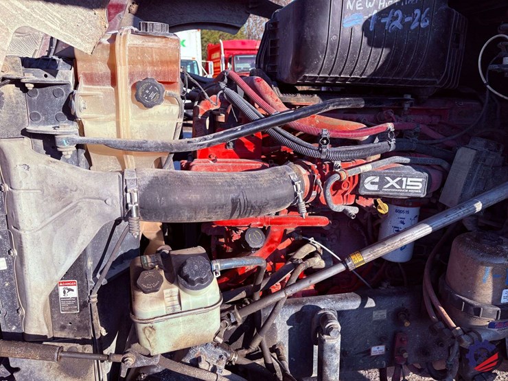 2018-freightliner-sd122-tri-axle-dump-truck-image-36