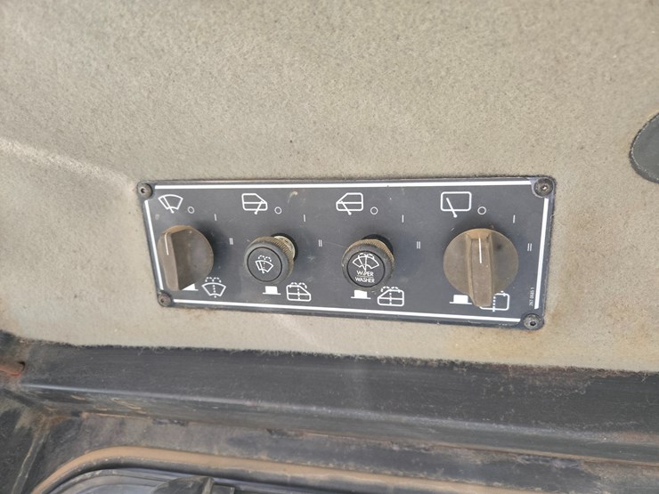 2002-caterpillar-d6r-image-50