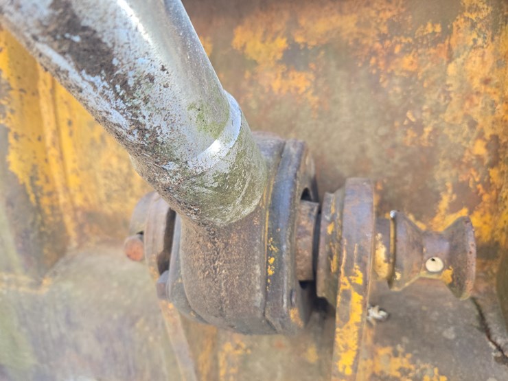 caterpillar-d6b-image-85