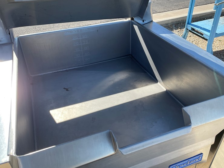 #3134-•-tilt-kettle-image-13