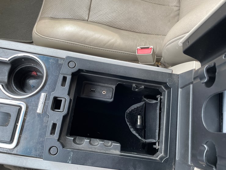 2013-ford-expedition-limited-image-15