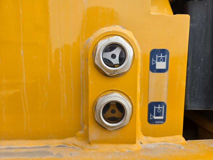 2004-deere-655c-image-50