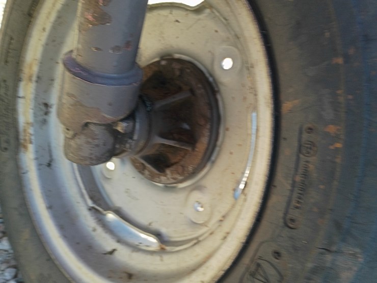 1983-massey-ferguson-240-image-56