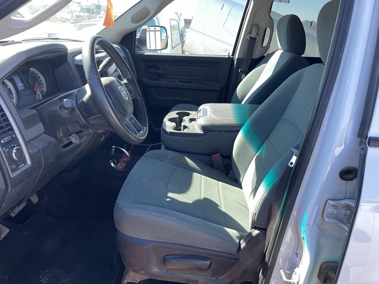 2016-dodge-2500-image-6