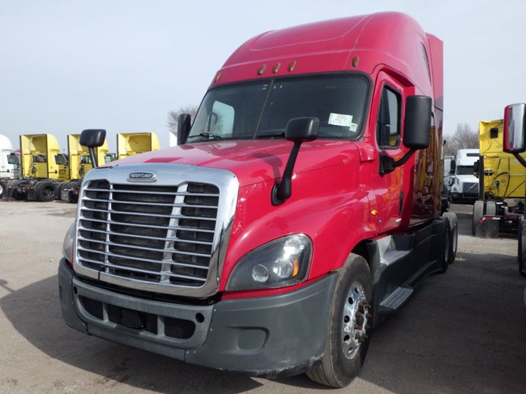2015-freightliner-cascadia-125-image-1