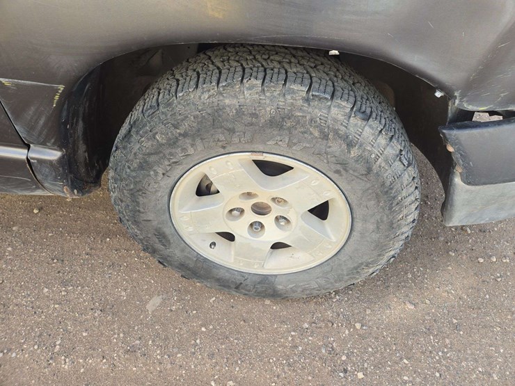 2004-dodge-ram-1500-image-16