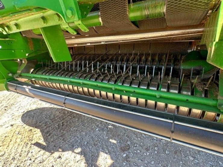 2020-john-deere-560m-image-9