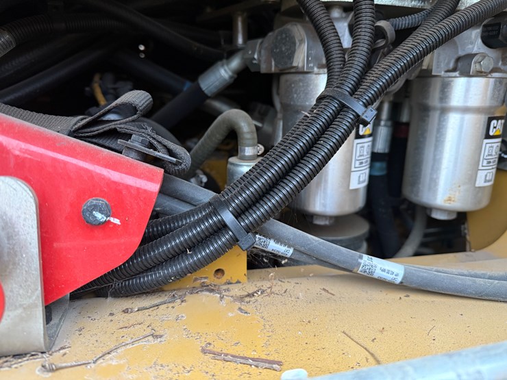 2023-caterpillar-953-image-71