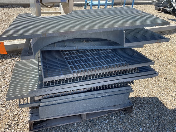 #3133-•-floor-grates-image-13