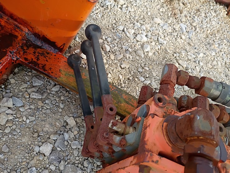 massey-ferguson-246-image-26