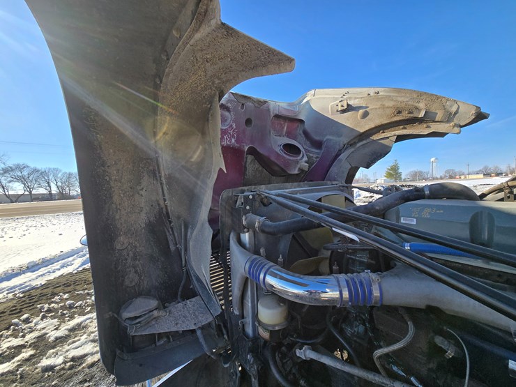 2012-freightliner-coronado-132-image-47