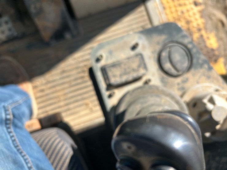 2004-deere-755c-image-79