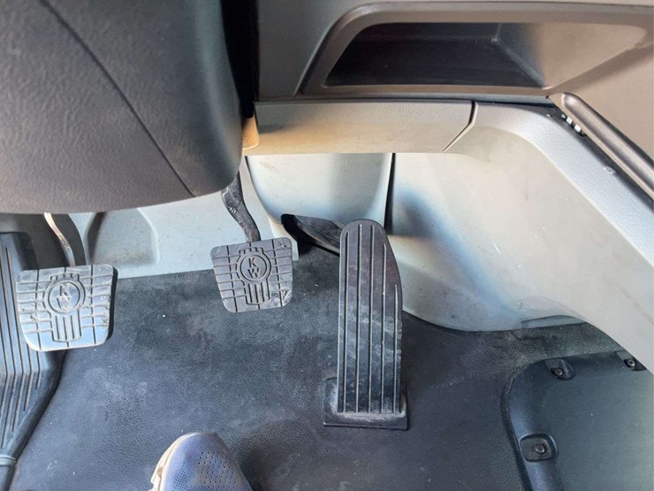 2017-kenworth-t680-image-53