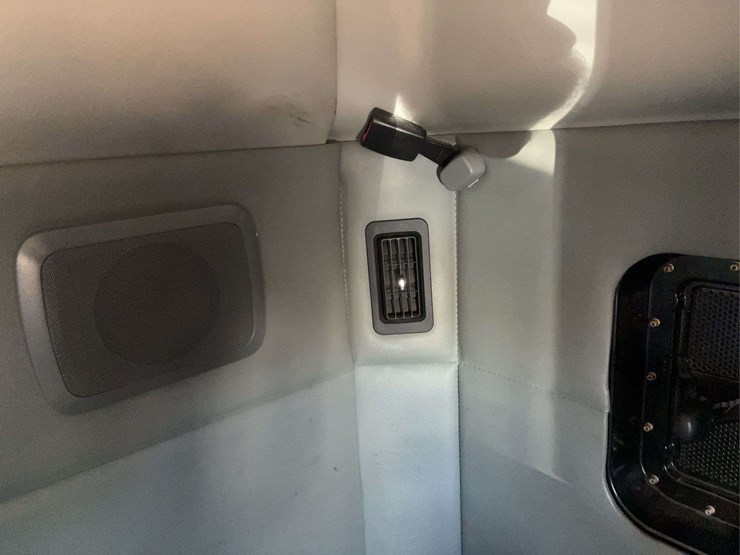 2017-kenworth-t680-image-31