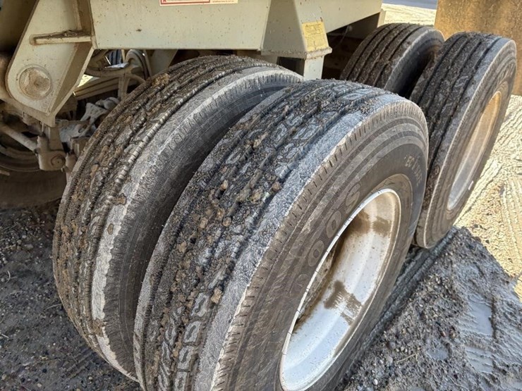 2002-l-&-m-pit-boss-rock-tub-trailer-image-16