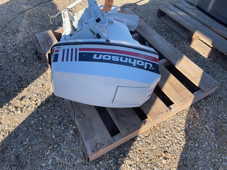 #3300-•-boat-motor-image-5