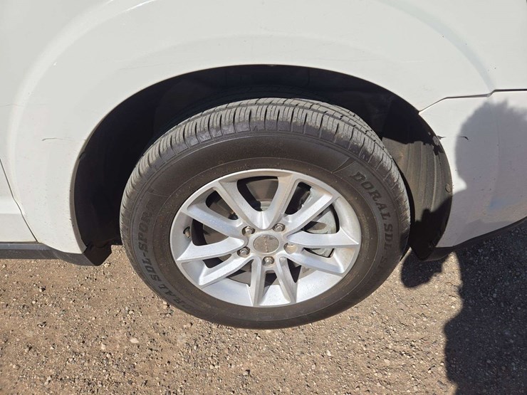 2014-dodge-journey-sxt-image-6