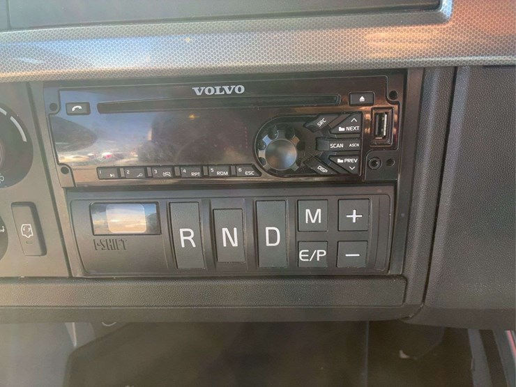 2019-volvo-volvo-vnl-tandem-axle-dual-conventional-new-generation-tractor-truck-image-44