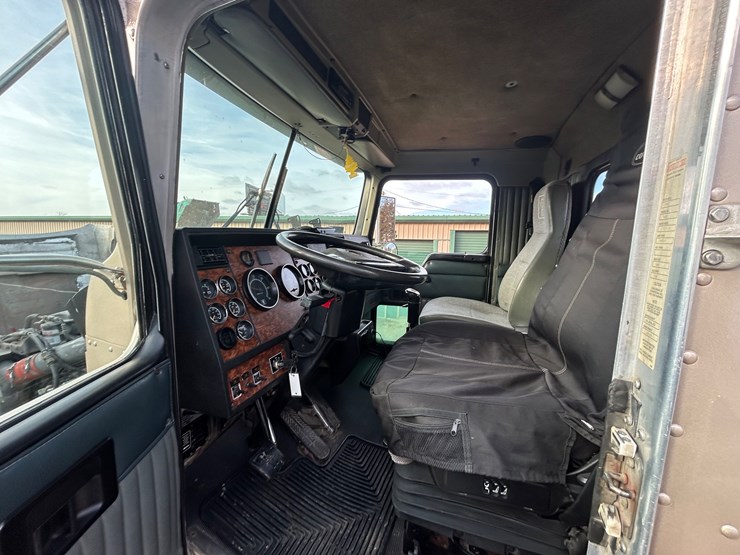 2001-kenworth-t800-image-92