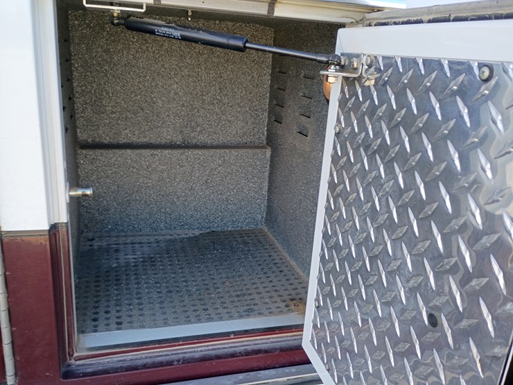 2009-ford-e450-image-100