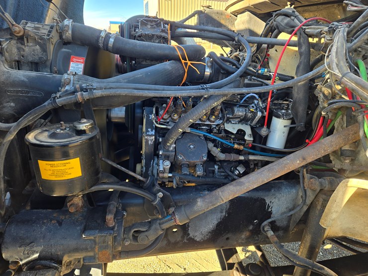 1996-freightliner-fl70-image-27