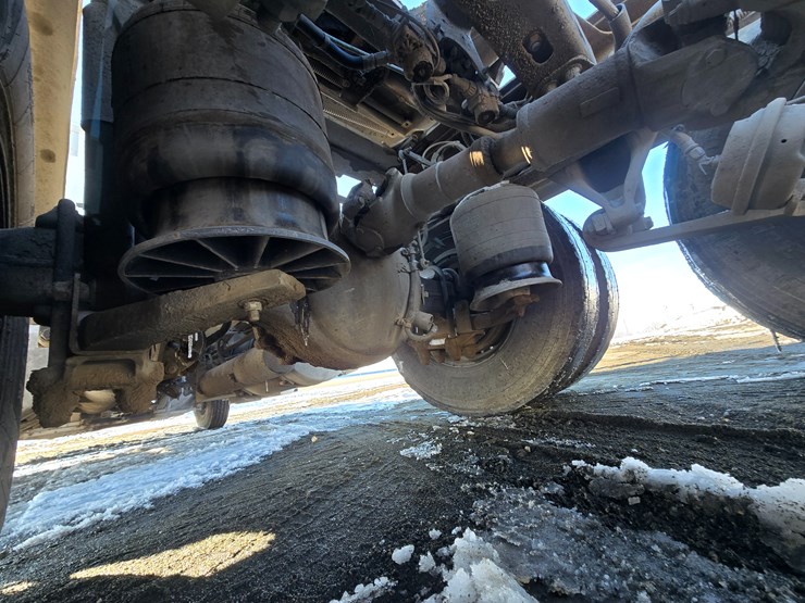 2012-freightliner-coronado-132-image-82