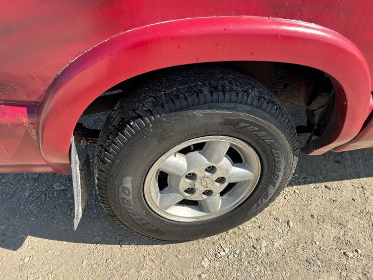 2003-chevrolet-s10-image-28