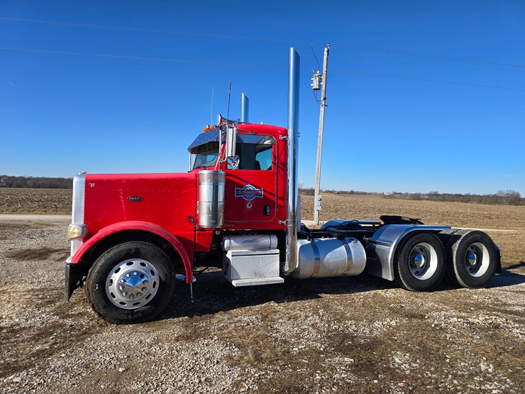 2008-peterbilt-388-image-6