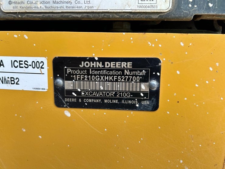 2019-deere-210g-lc-image-32