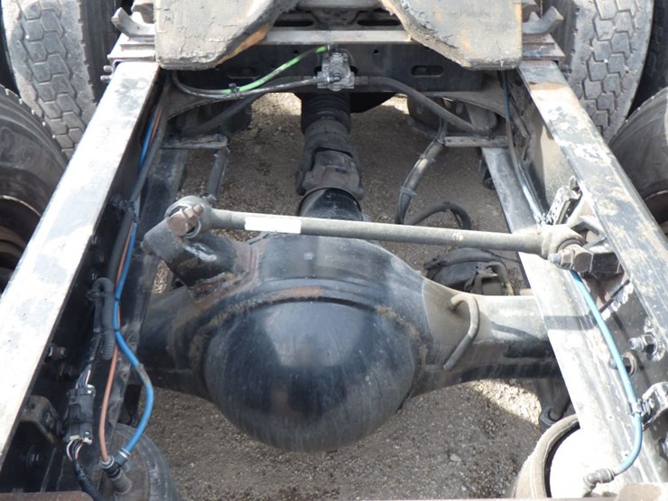 2016-freightliner-cascadia-125-image-11