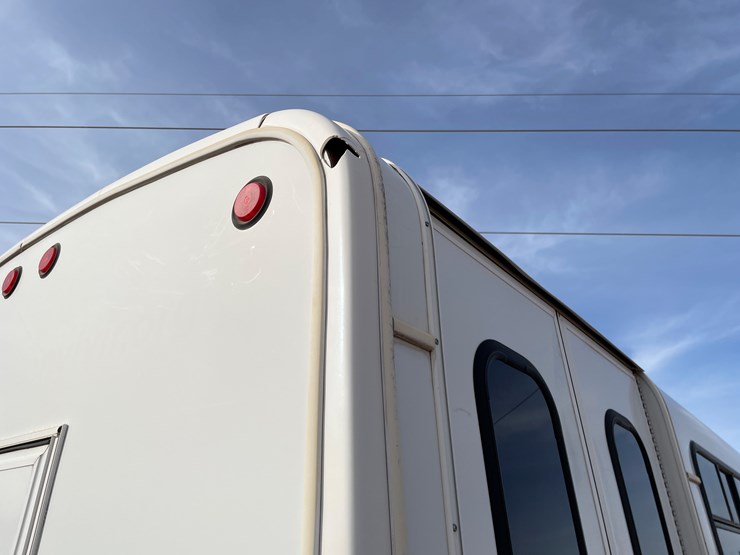 2009-ford-e350-image-47