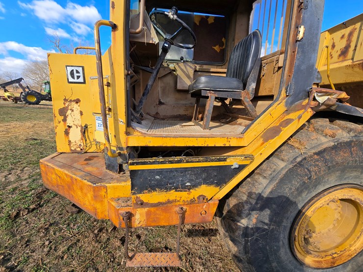 caterpillar-d25c-image-50