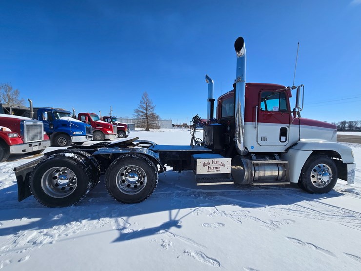 1995-freightliner-fld120-image-29