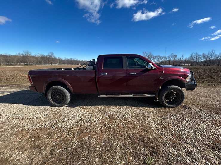 2018-dodge-3500-image-25