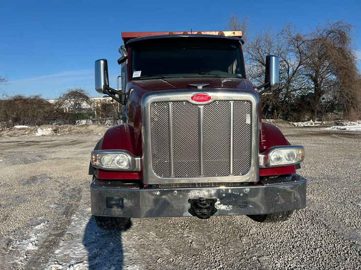 2015-peterbilt-567-image-40